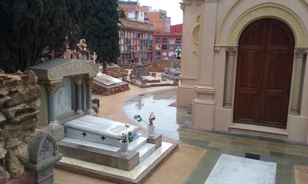 Paviment Sauló Sòlid un mes després execució cementiri Sants Barcelona 01